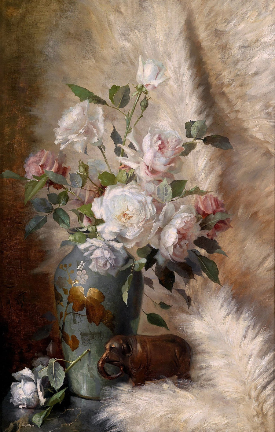 Nature morte aux roses et à l’éléphant décoratif – Marie Nyl-Frosch