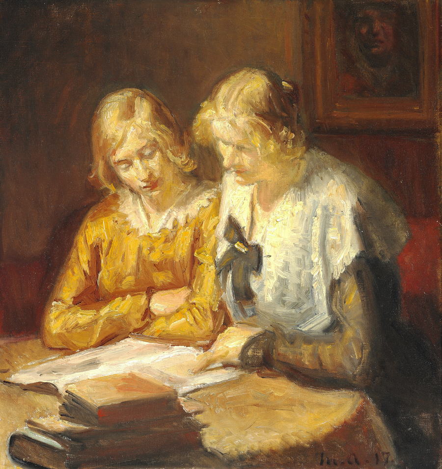Due giovani donne sedute a un tavolo stanno leggendo un libro - Michael Peter Ancher