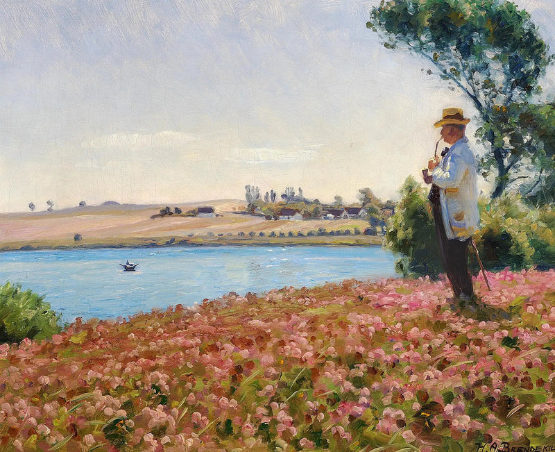 Un homme en camice bianco gode della vista su una insenatura. - H. A. Brendekilde